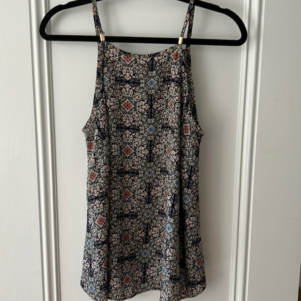 Atmosphere tank top